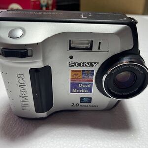Sony FD Mavica Digital Camera - Silver and Black-Untested